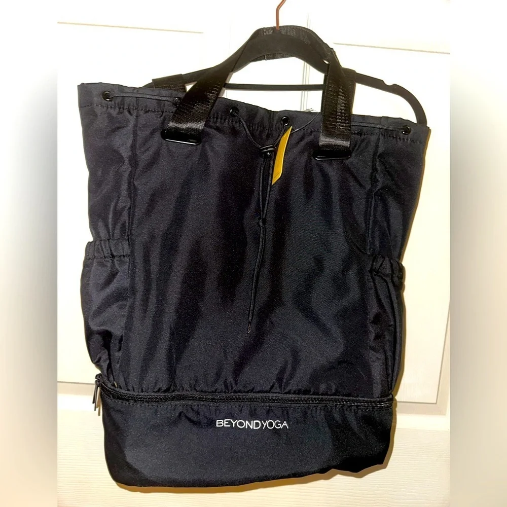 NWT Beyond Yoga Black Tote Bag Backpack gym travel athletic
